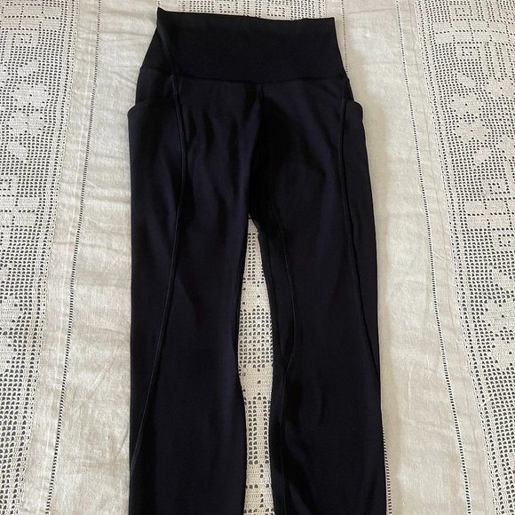 Lululemon Align High-Rise Crop With Pockets 23” Black size 4